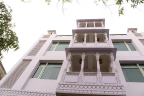 Hotel The Chit Chat Palace
